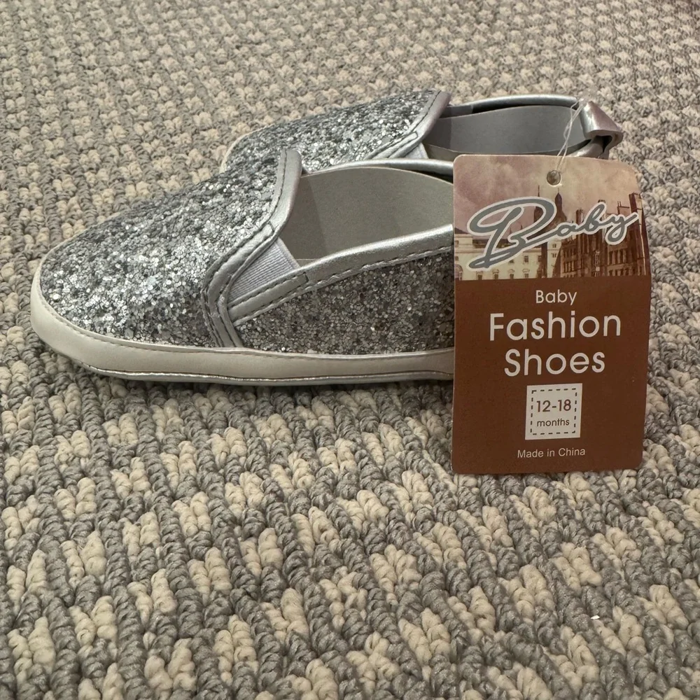 NWT BABY FASHION SHOES 12-18 MONTHS